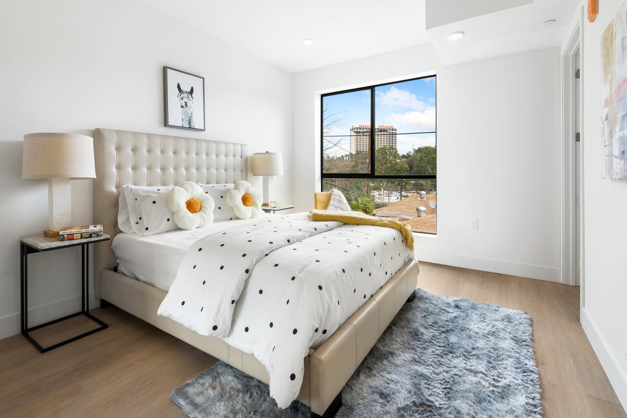 Aurelia Terrace, Regal Pl, 90068