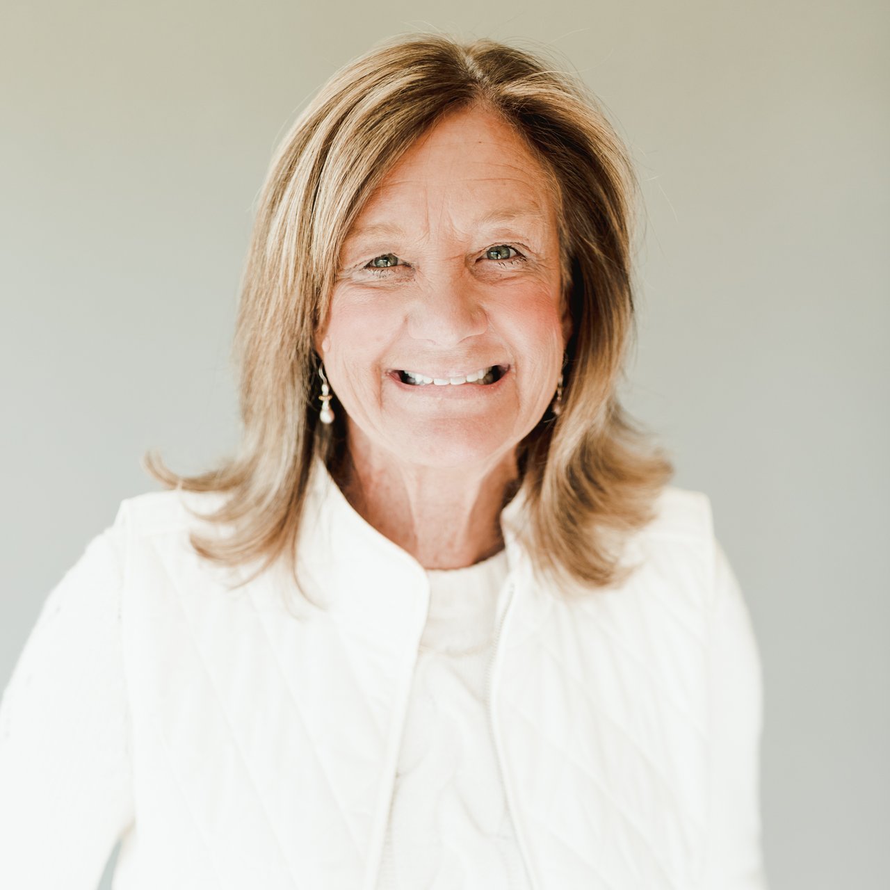 Betsy Coughlan Kennebunk, ME Real Estate Agent Headshot