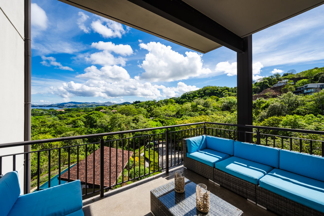 Roble Sabana #301 | Ocean-View Condo in Reserva Conchal
