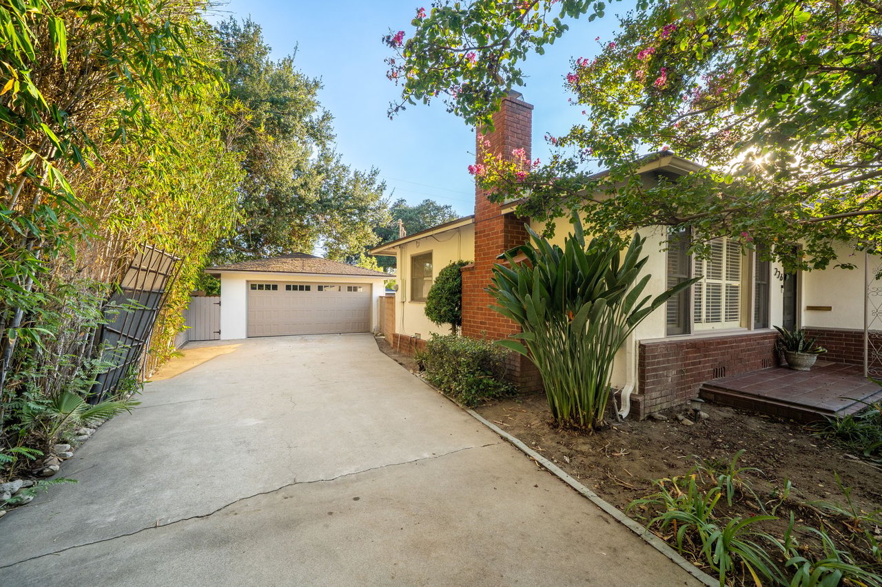 226 E Villanova