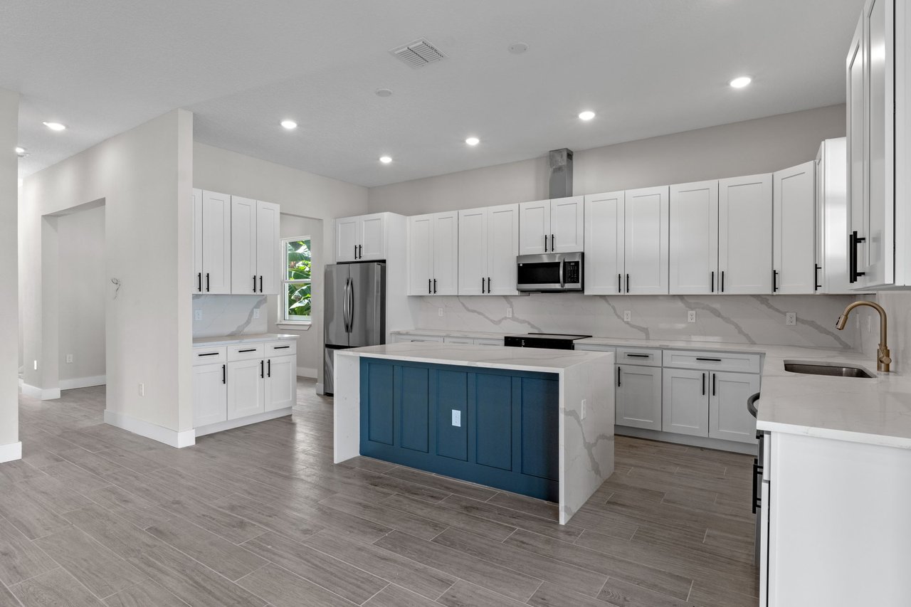 2718 KEYSTONE DRIVE