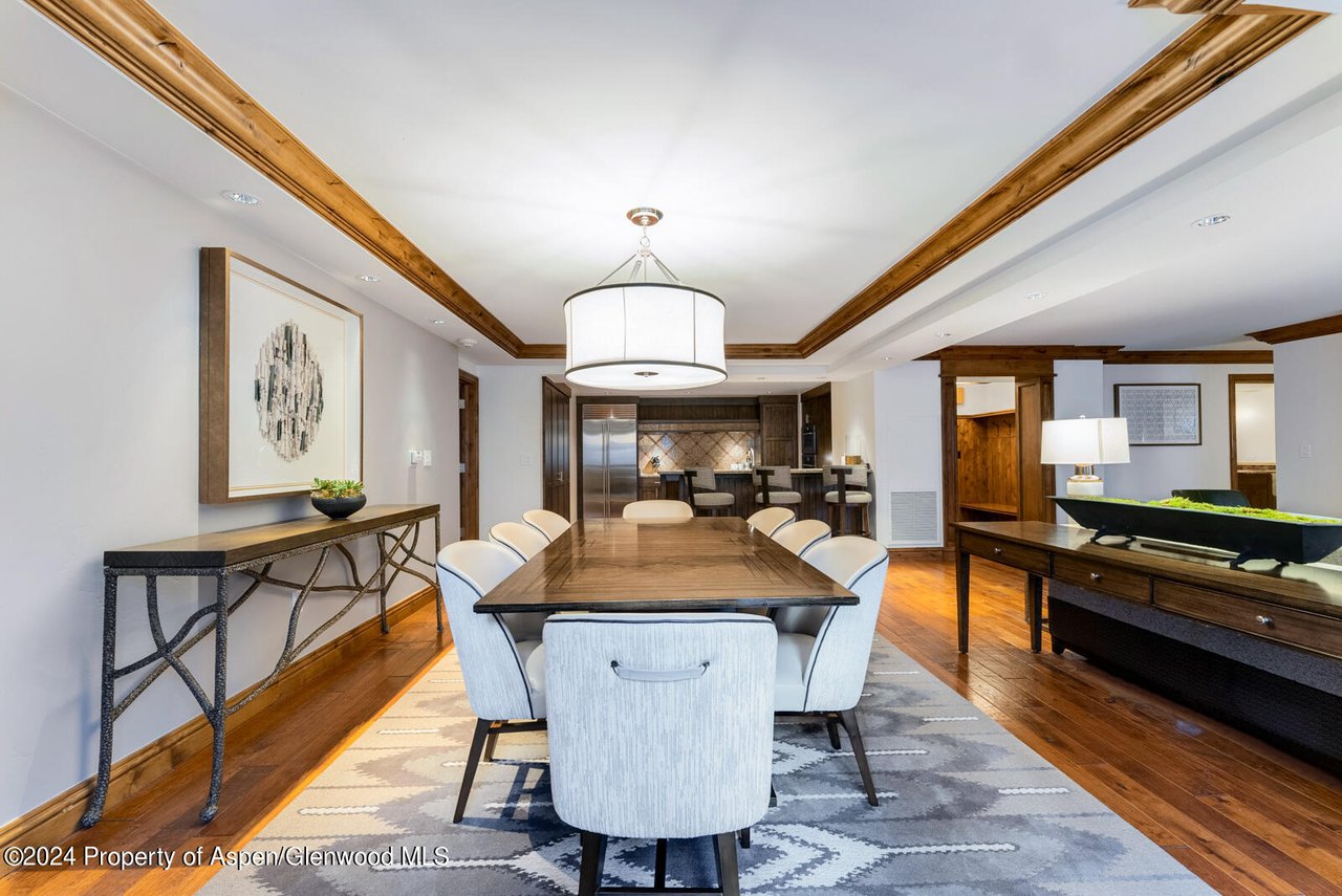 315 E Dean Street, B65/7,8,27,41