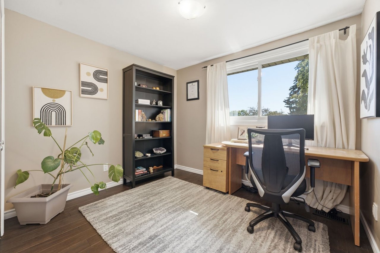 2 Wedgewood Ave