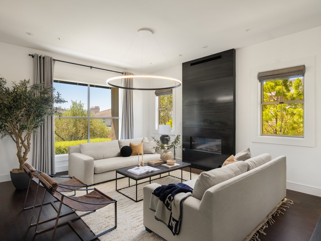 Architectural Modernism, Bay Views, and Exceptional Outdoor Living