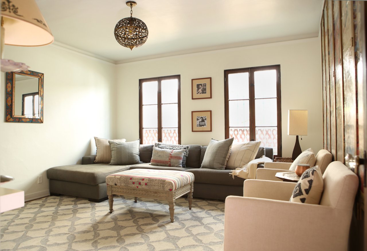 Casa Serena, N La Peer Dr, 90048