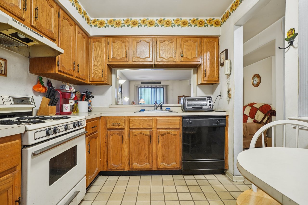 809 Woodbridge Commons Way