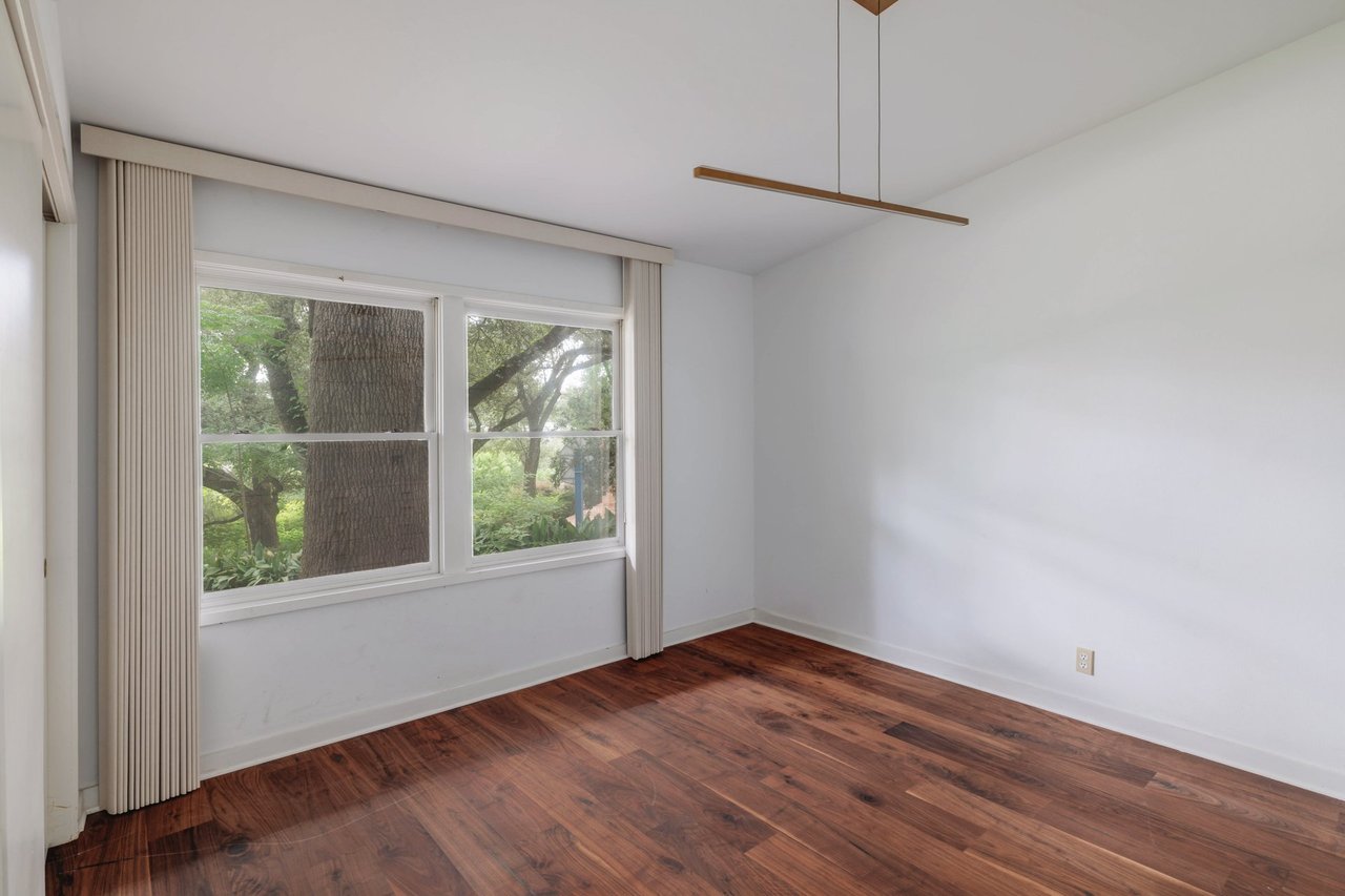 3304 Cherry Tree Circle