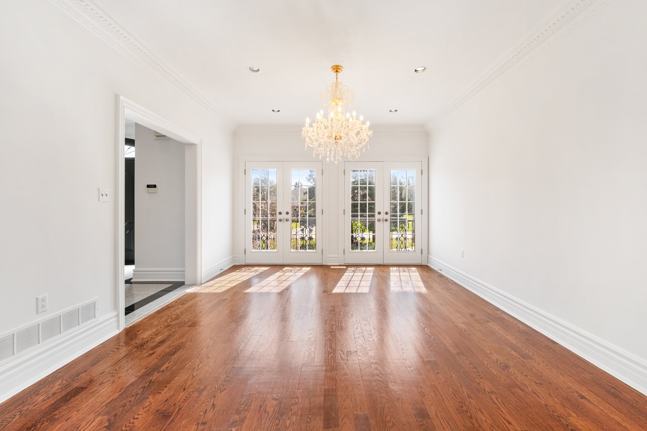19 Logan Crt 