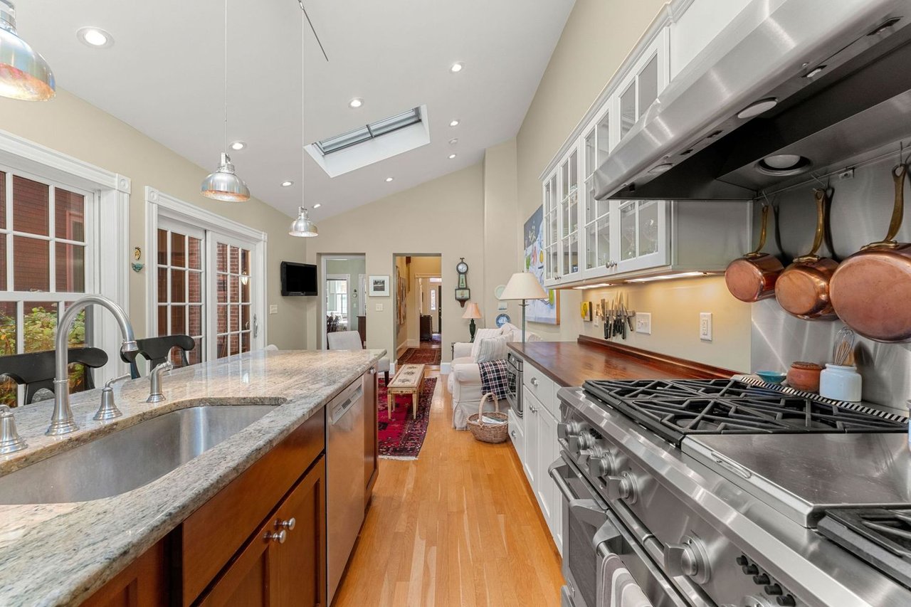 2 Wallace Ct