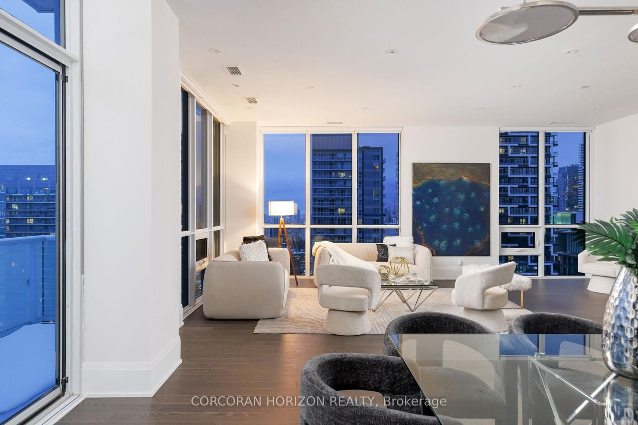 PENTHOUSE OPULENCE BY THE EGLINTON LRT