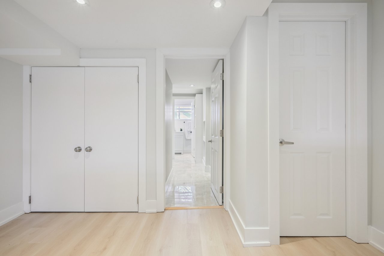 Completely Renovated Sidesplit on an Exclusive Cul-De Sac