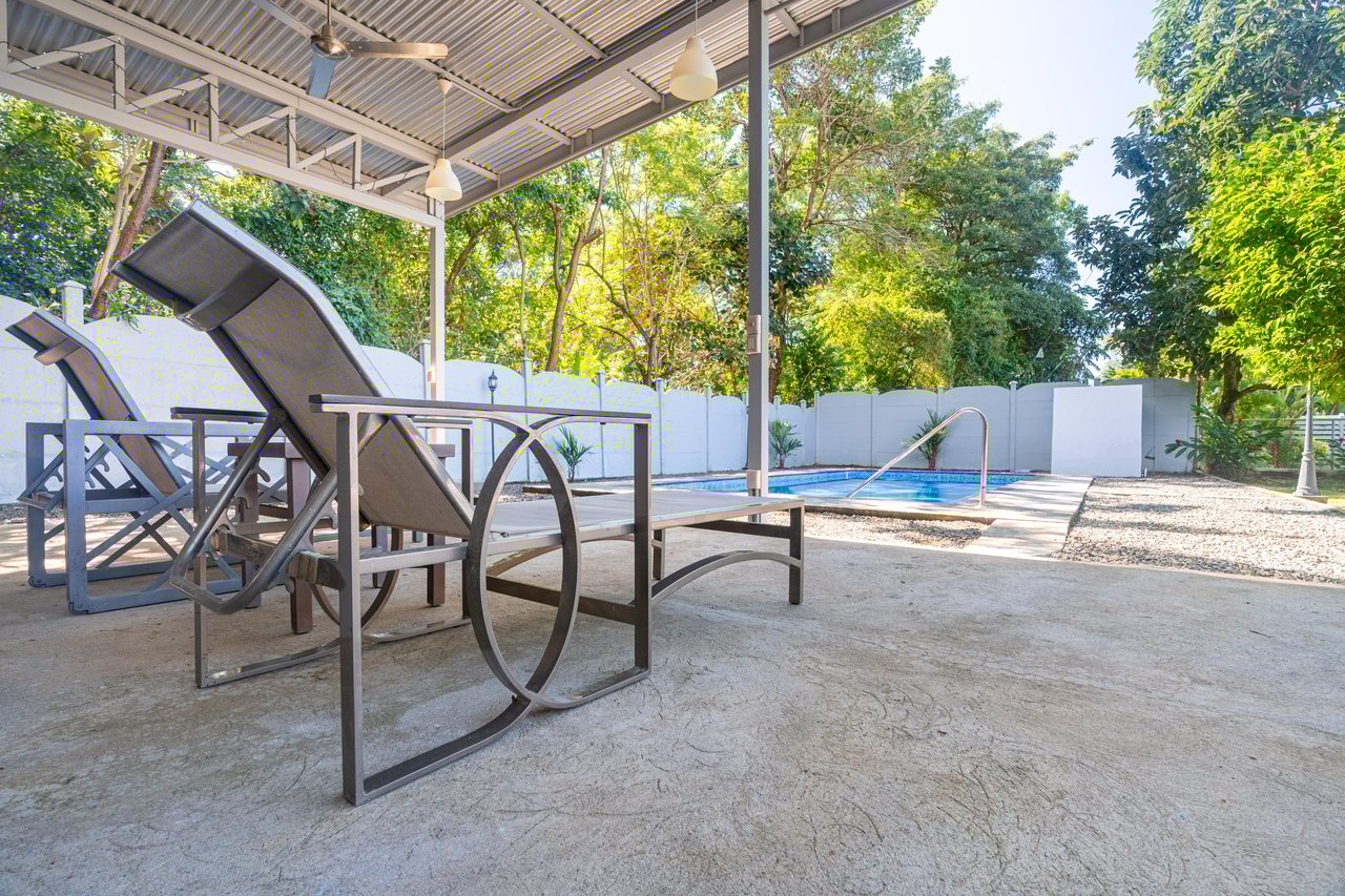 3-Bedroom Home on a Double Lot with Large Pool Backing to Jungle