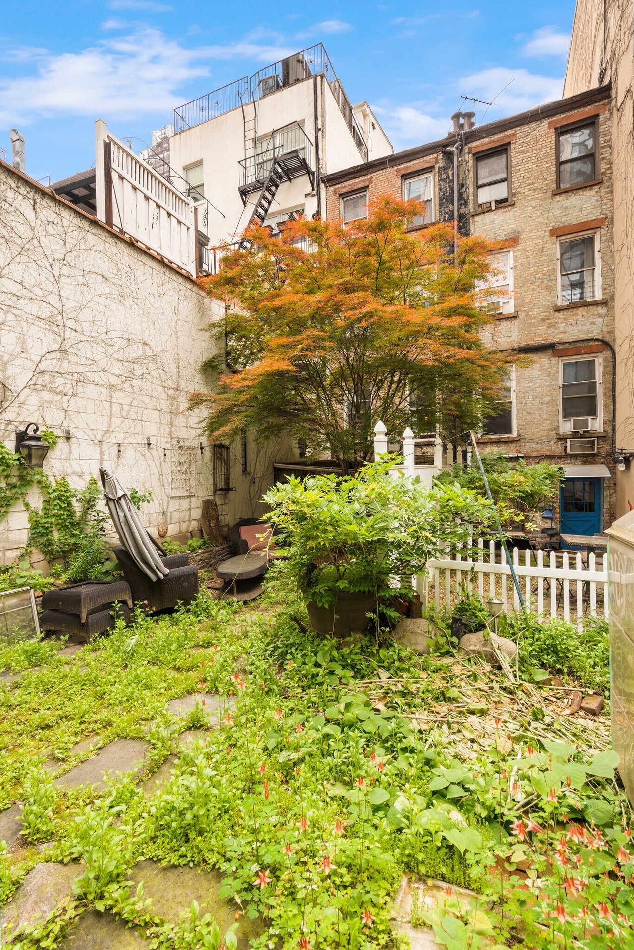 206-208 E 35th St - Building