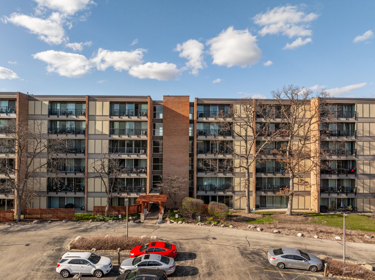 5950 OAKWOOD Drive Unit: 1D