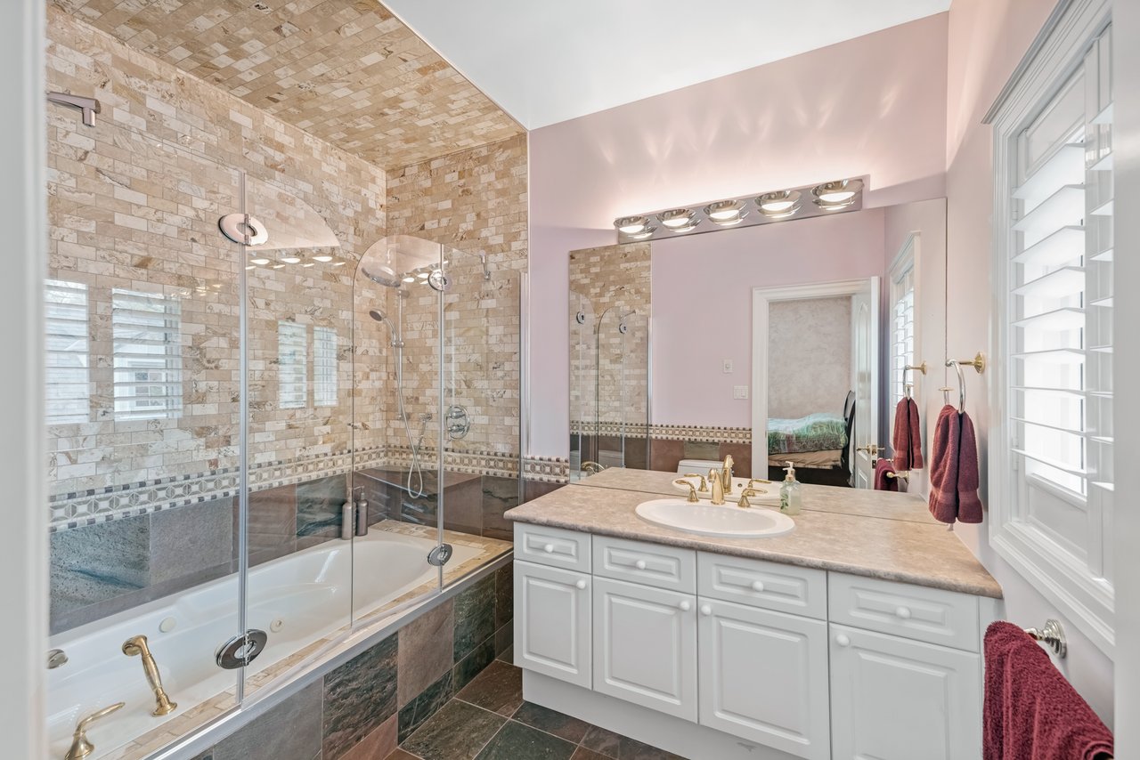 2126 Parker Dr