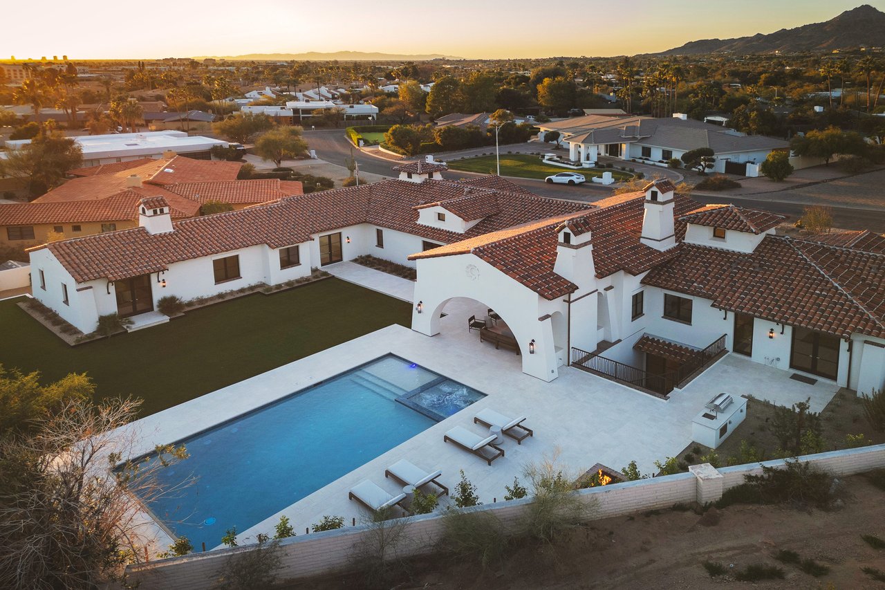 4605 E ROCKRIDGE Road