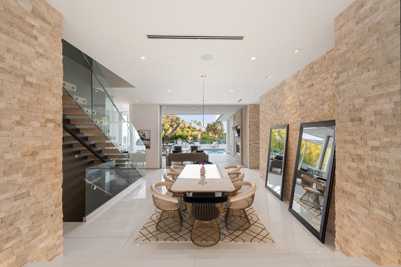 9311 Readcrest Dr, Beverly Hills