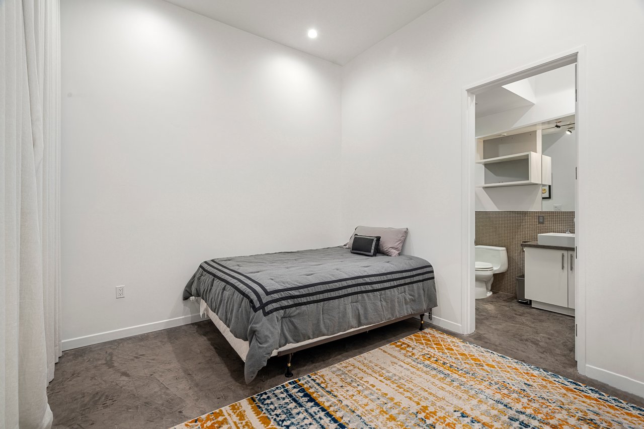 710 N Orlando Ave Unit: 104, West Hollywood