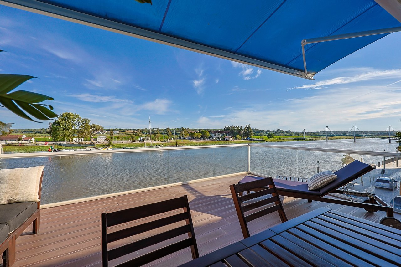Elevated Riverside Living Minutes from Comporta