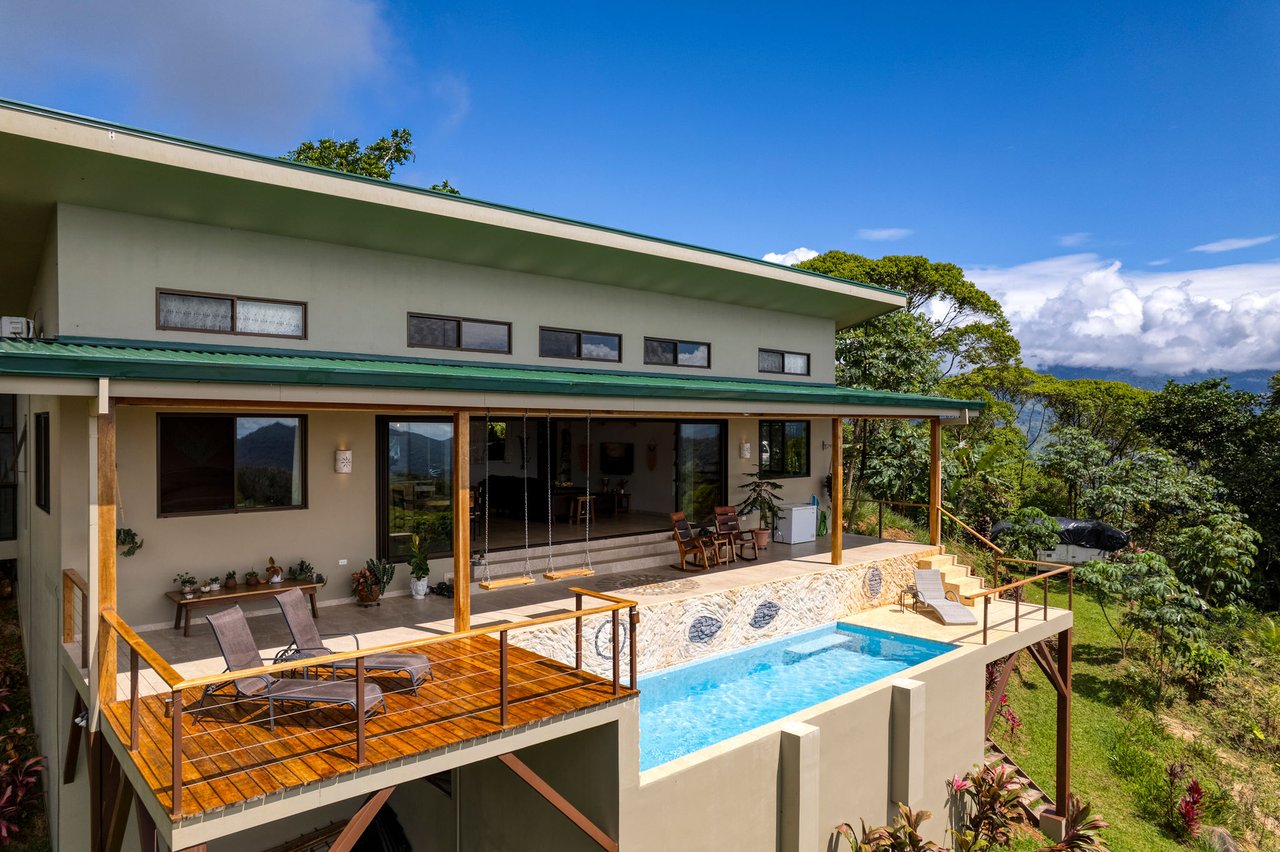 NEW PRIVATE MOUNTAIN HOME WITH OCEAN VIEWS ABOVE LAGUNAS