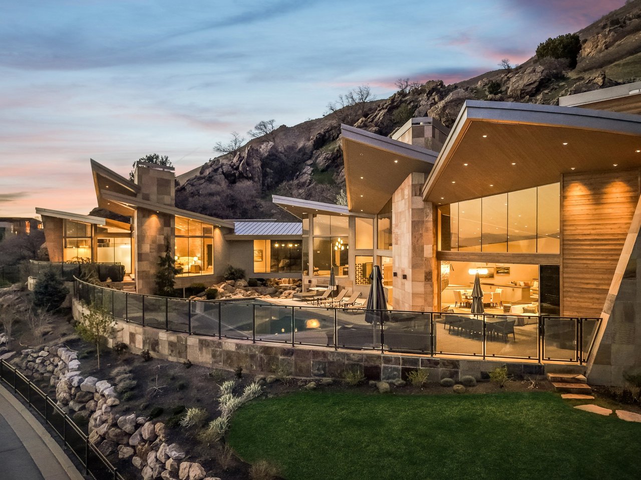 4141 E Canyon Estate Dr