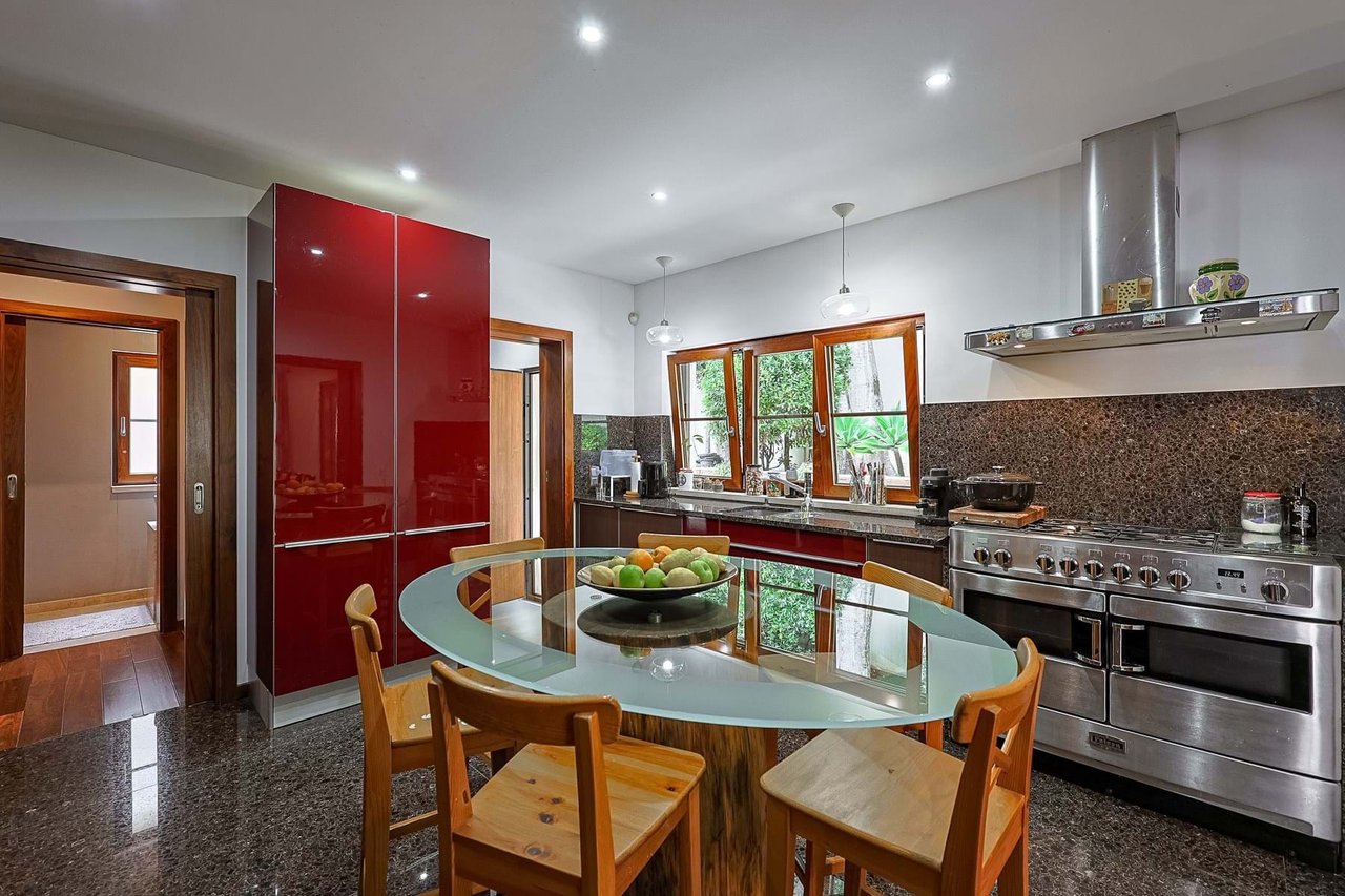 Trophy 5+2 Bedrooms Villa in Gandarinha,  Cascais’ Crown Jewel of Discrete Luxury and Sustainability