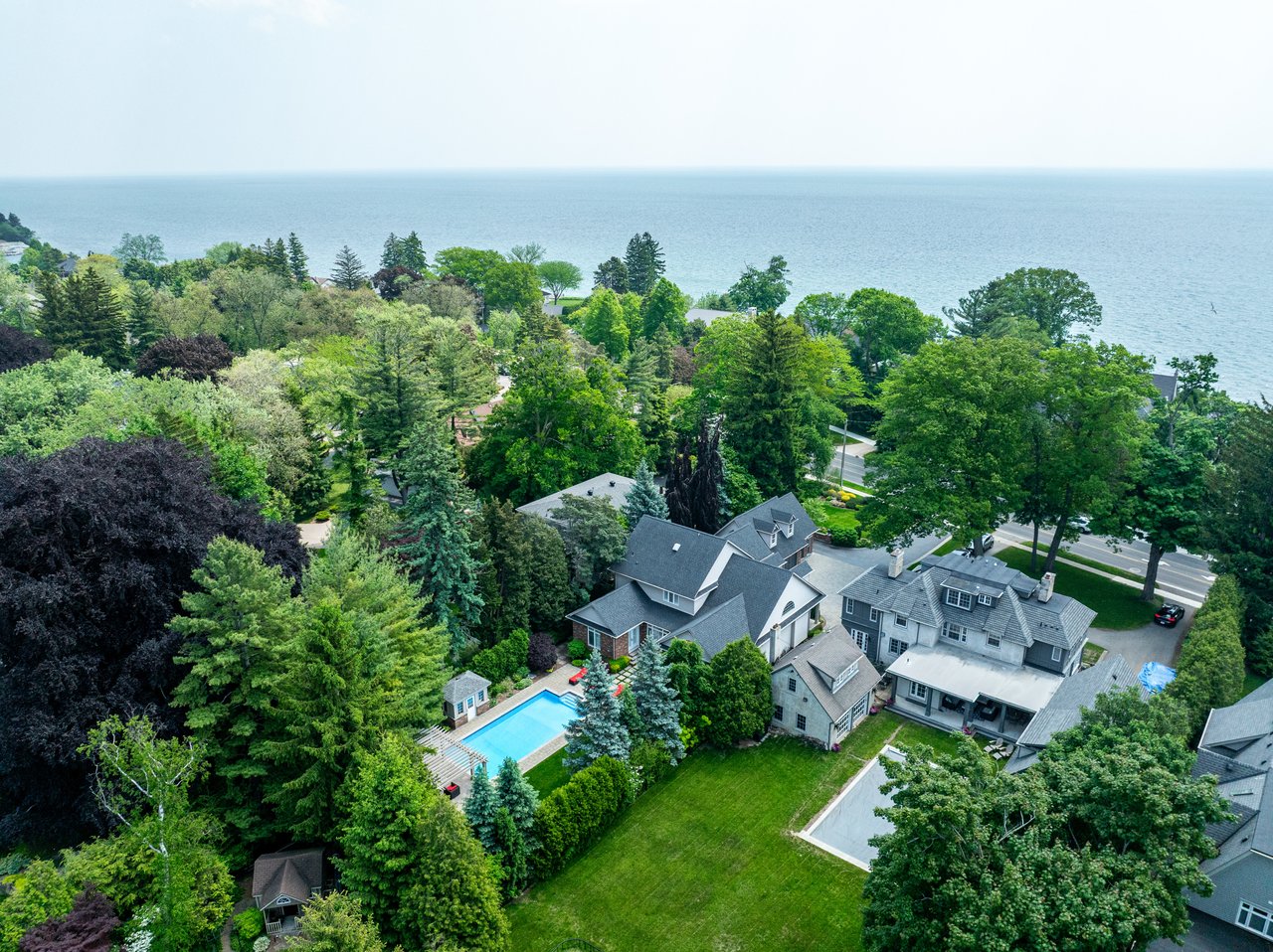 3105 Lakeshore Road, Burlington