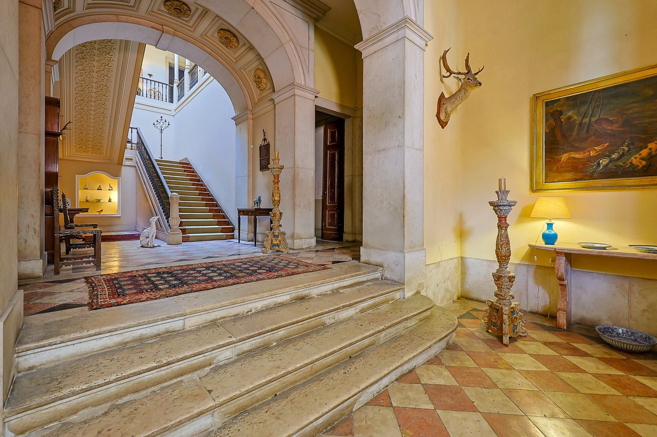 Quinta do Relógio: Historic 19th-Century Waterfront Palacete in Paço de Arcos, Oeiras