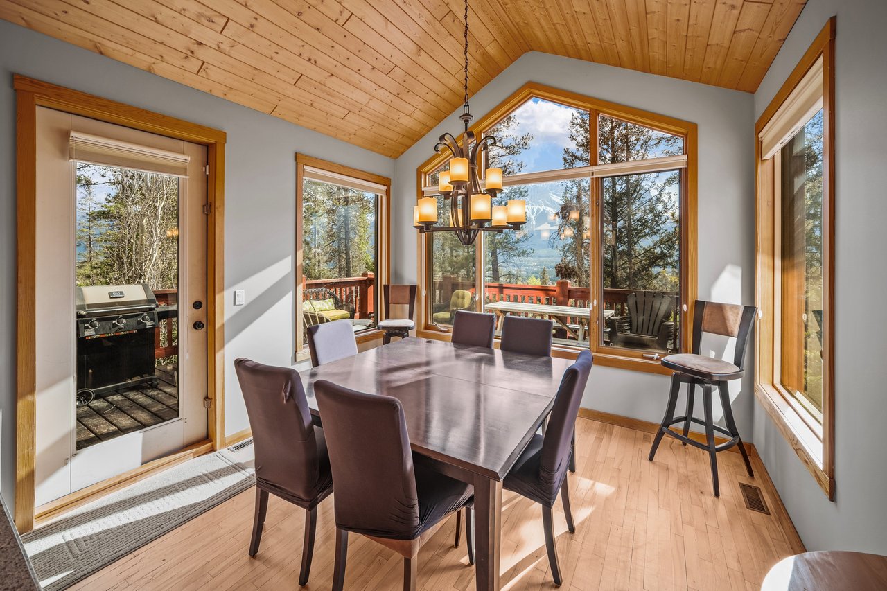 369 Eagle Heights