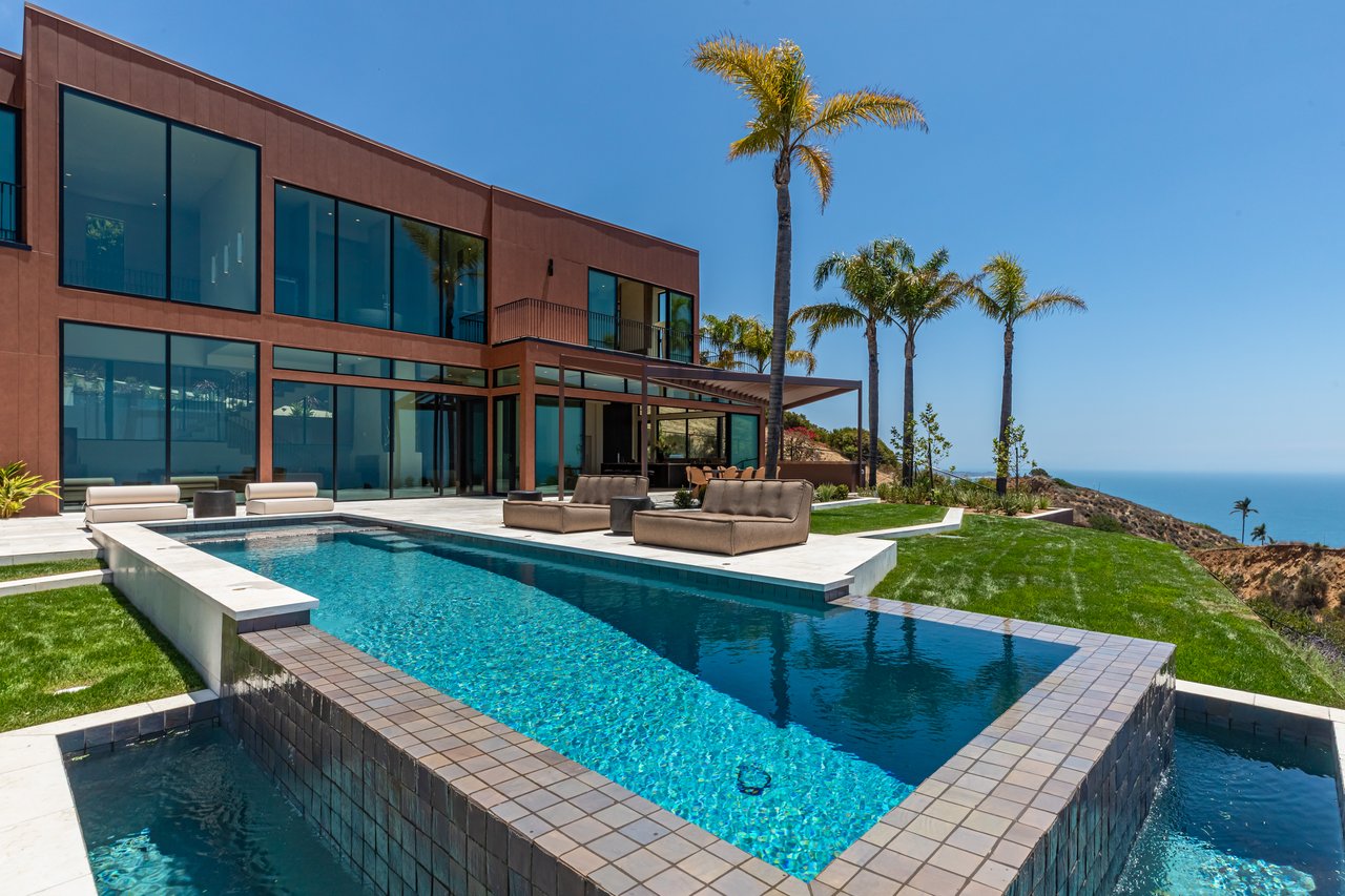 4346 Avenida De La Encinal