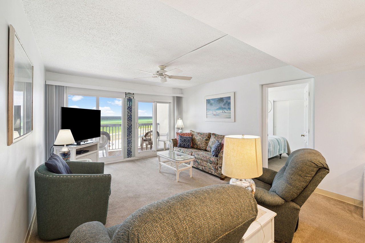 Pinnacle Port Condominium