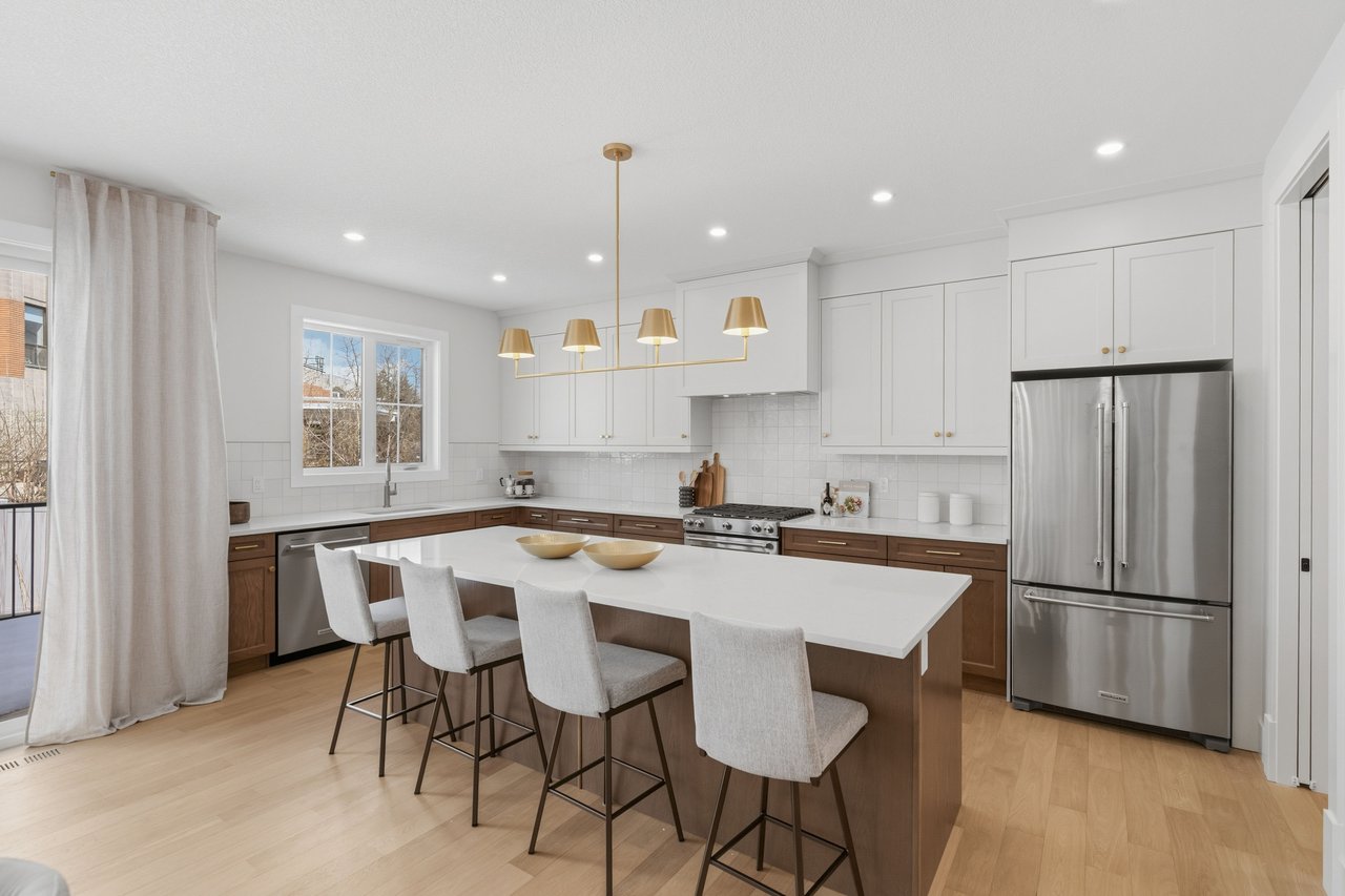 378 Bessborough Drive SW