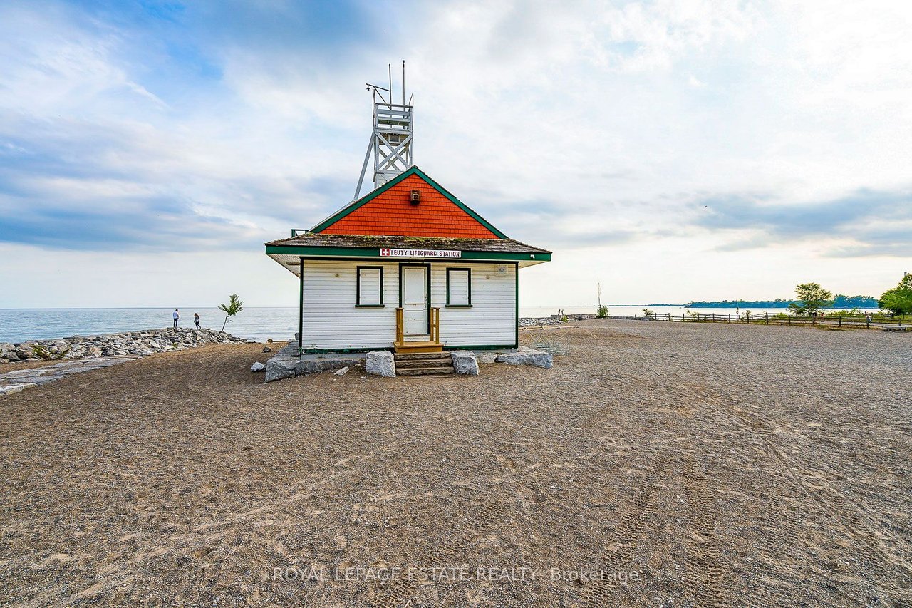 PENTHOUSE PINNACLE OF WATERFRONT LIVING 