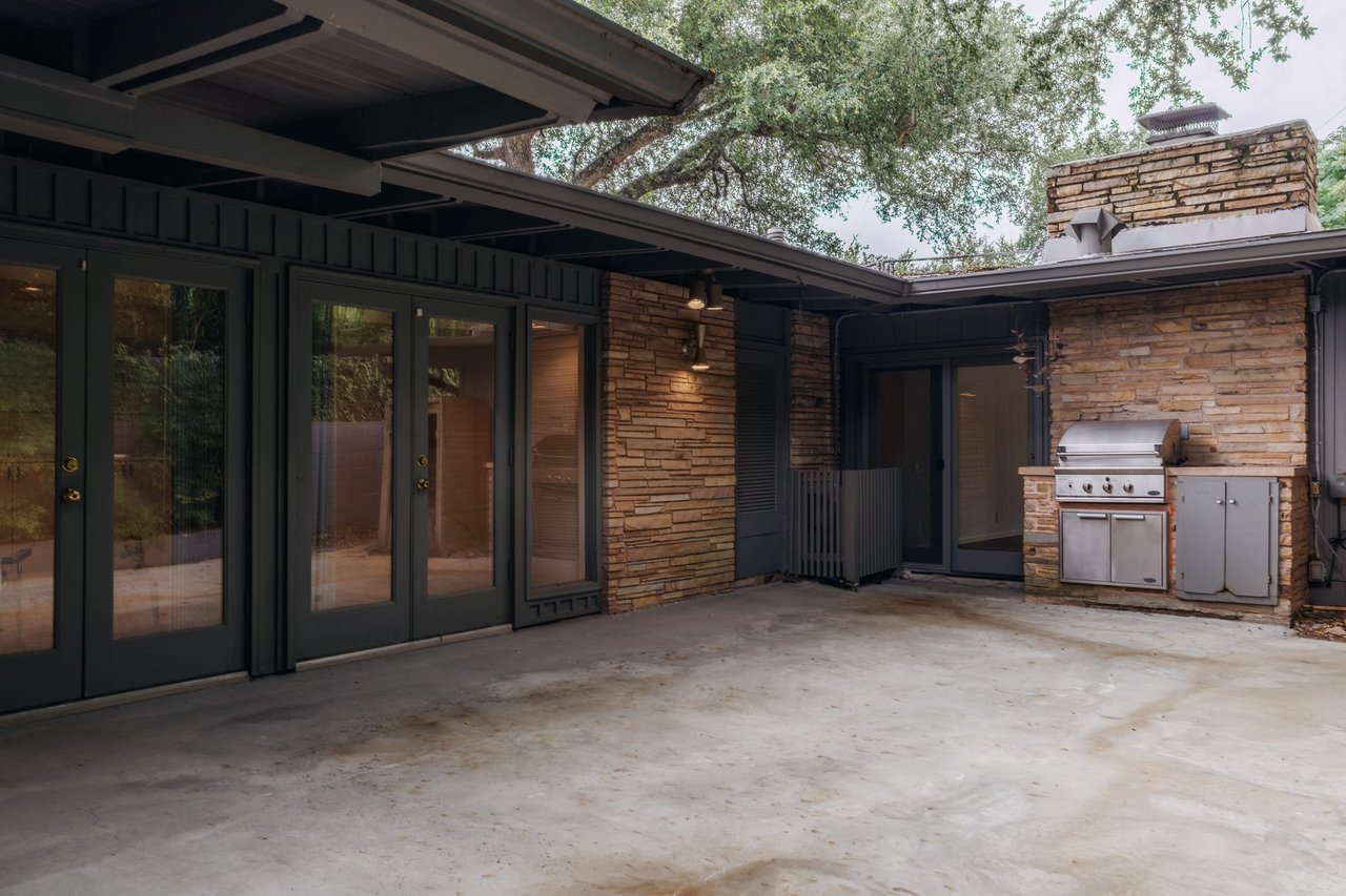 3304 Cherry Tree Circle