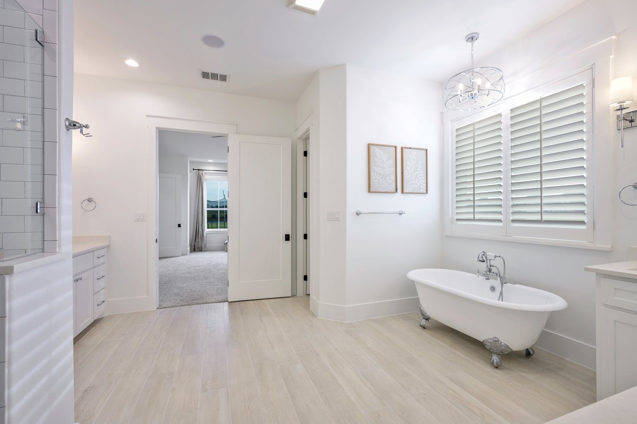 36 Mirror Lakes Court