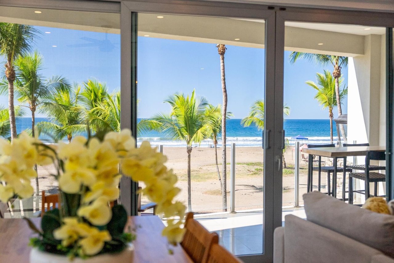 Remodeled Beachfront Condo, Jaco, Puntarenas