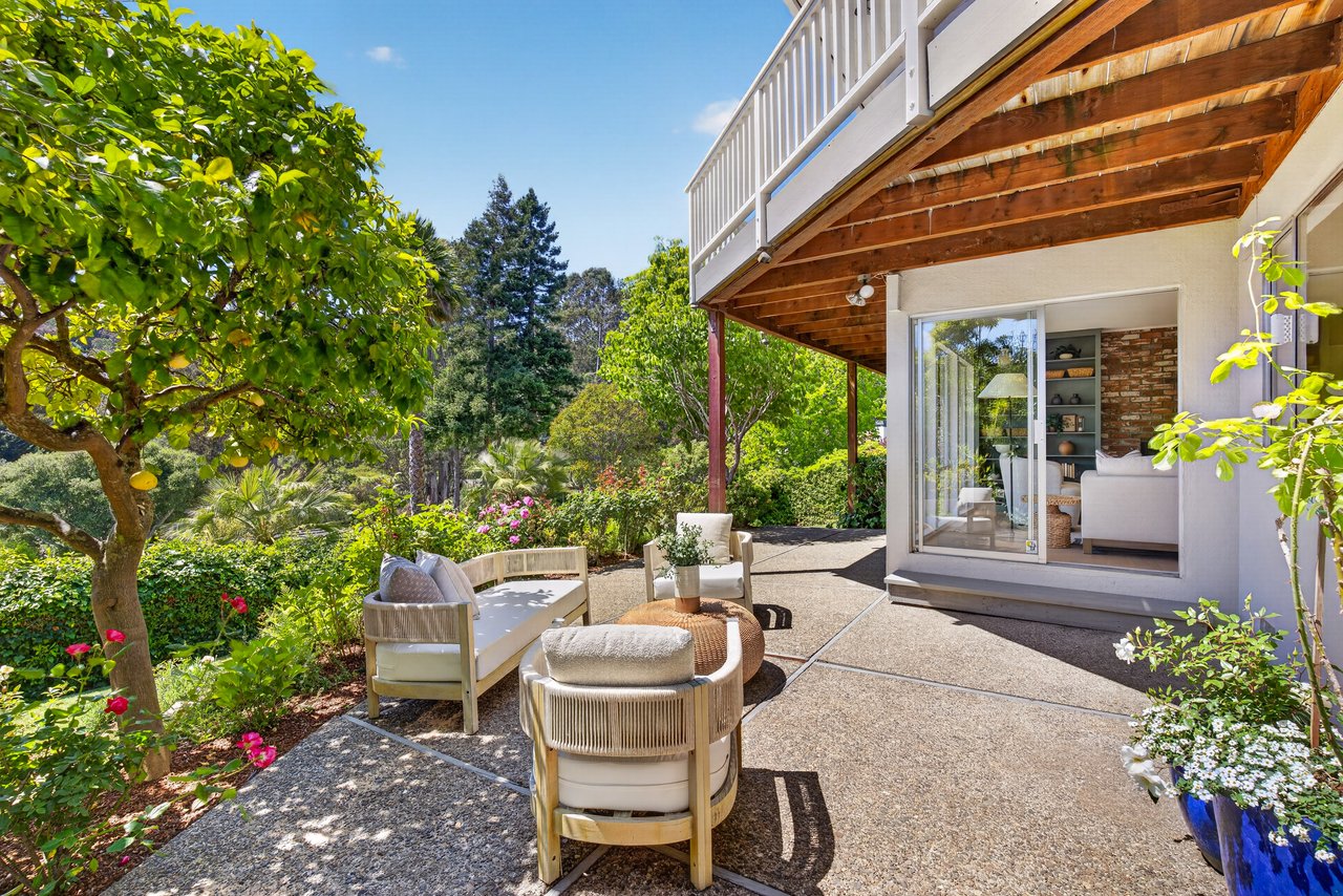 A Tasteful Renovation Meets Timeless Mid-Century Architecture