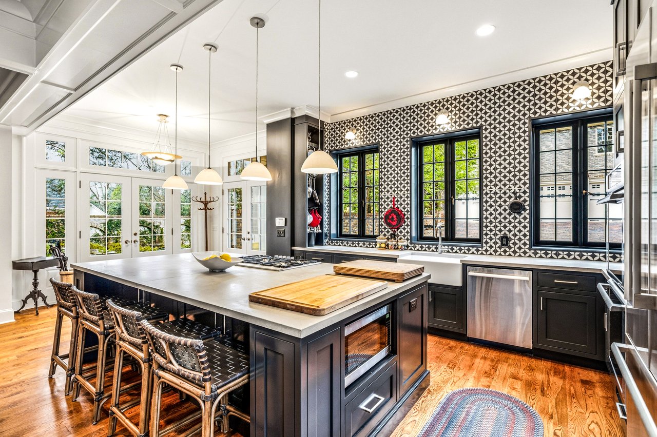 794 Springdale Road NE