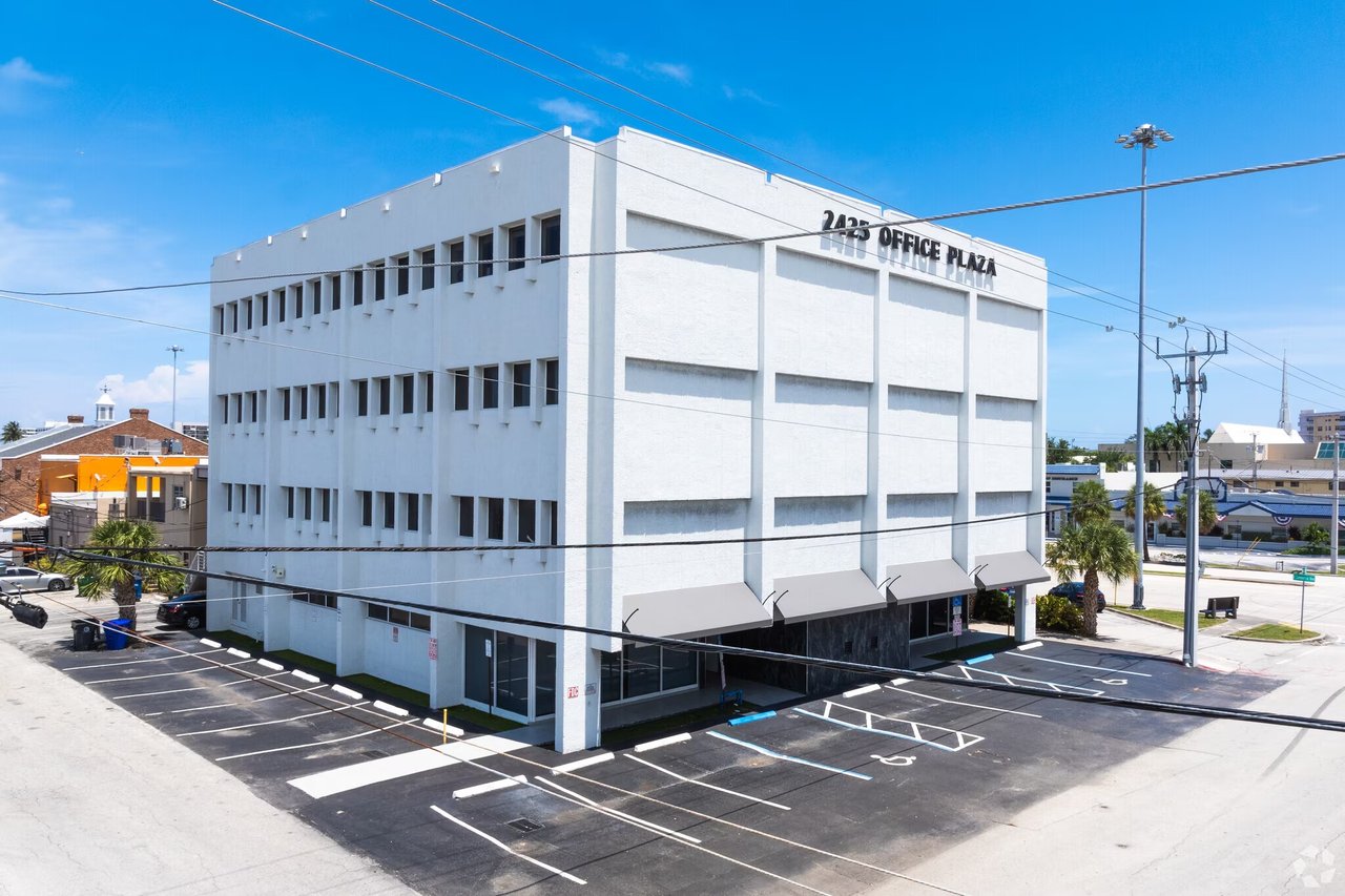 2425 Office Plaza