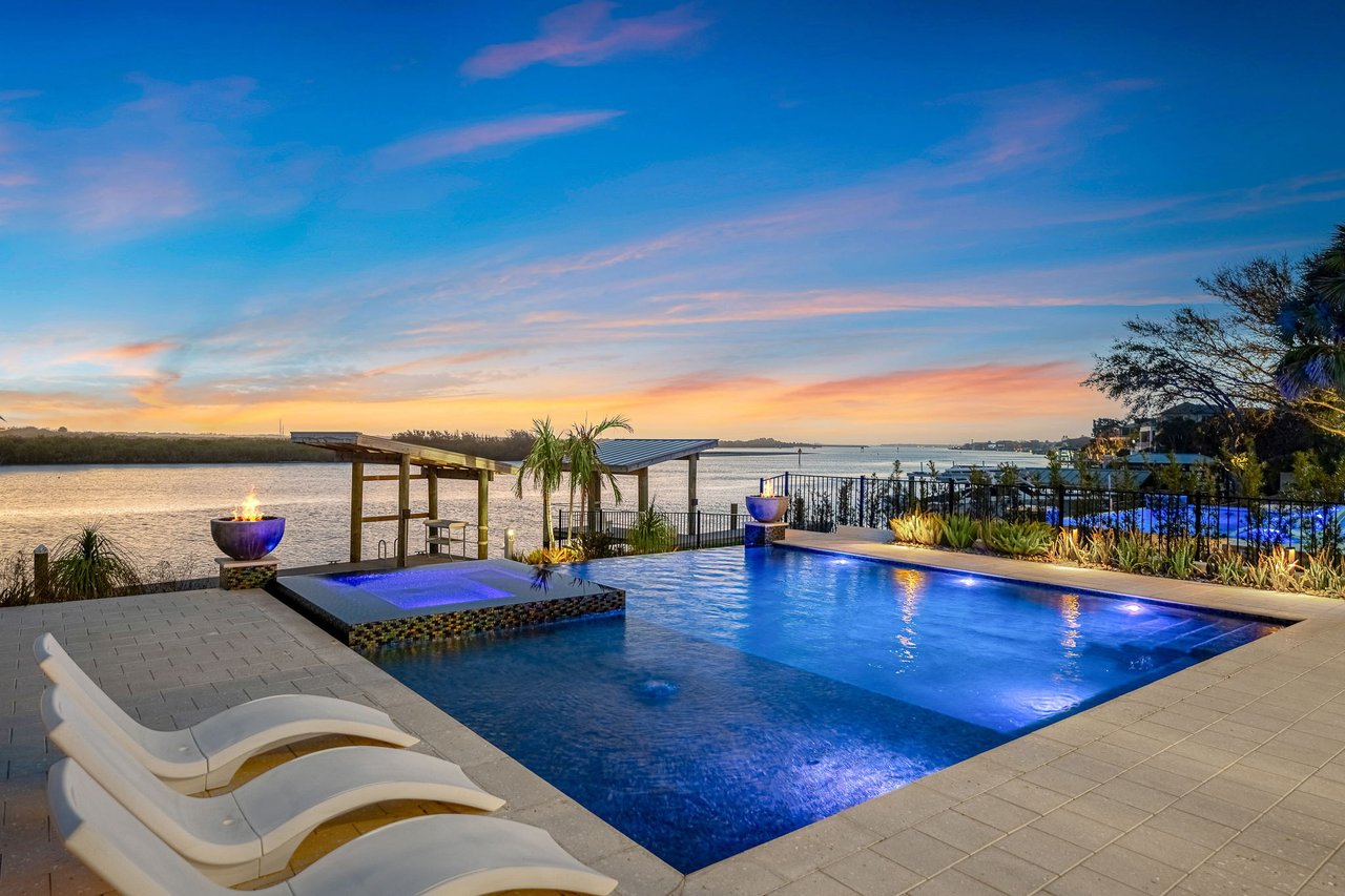 1194 N Peninsula Ave New Smyrna Beach, FL 32169