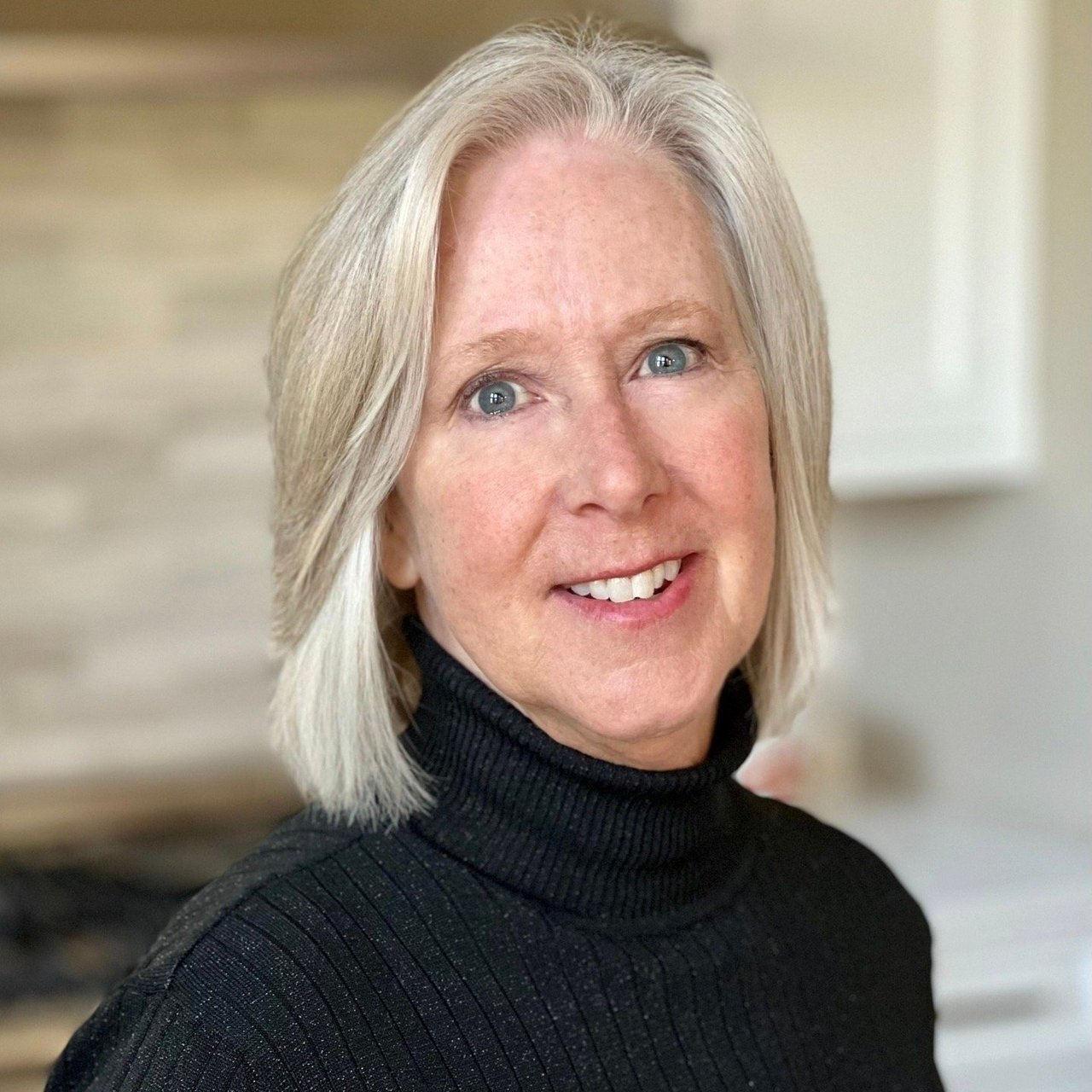 Laura Morreale Longmont, CO Real Estate Agent Headshot