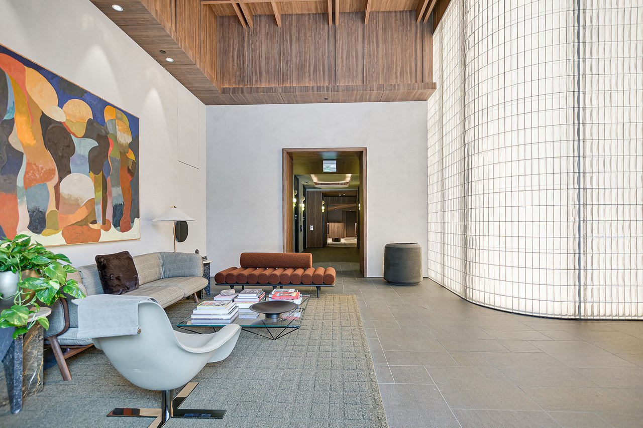 The Modern Residences: 610 Davis St. #2205
