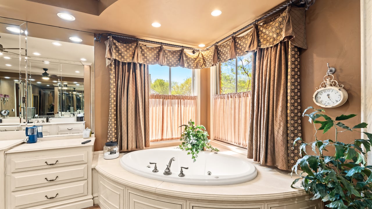 Listing of the Week - Gated Saratoga Farms in Edmond, Oklahoma - Wyatt Poindexter - The Agency Oklahoma 