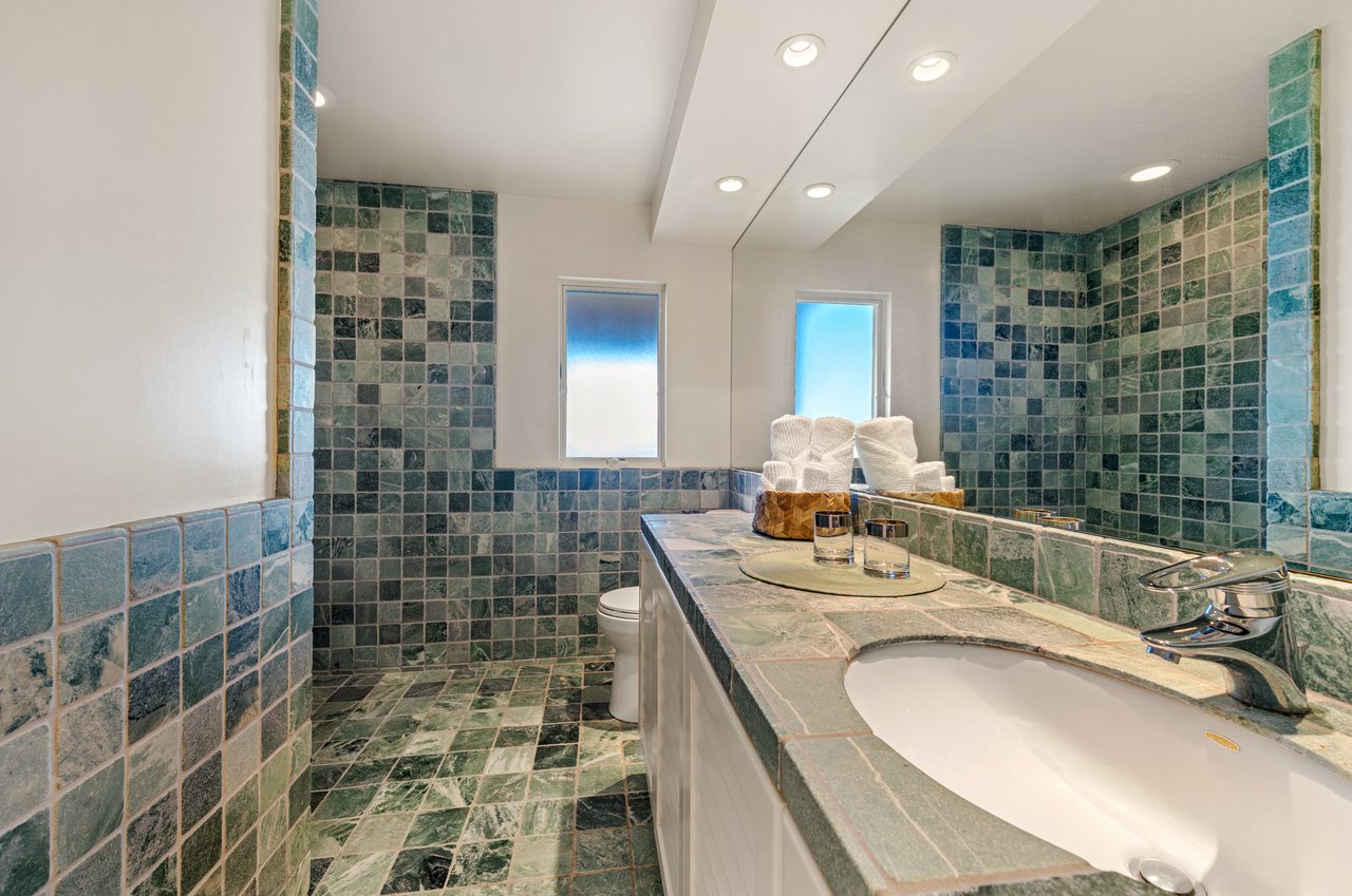 Picturesque Bay Views on Belvedere Island