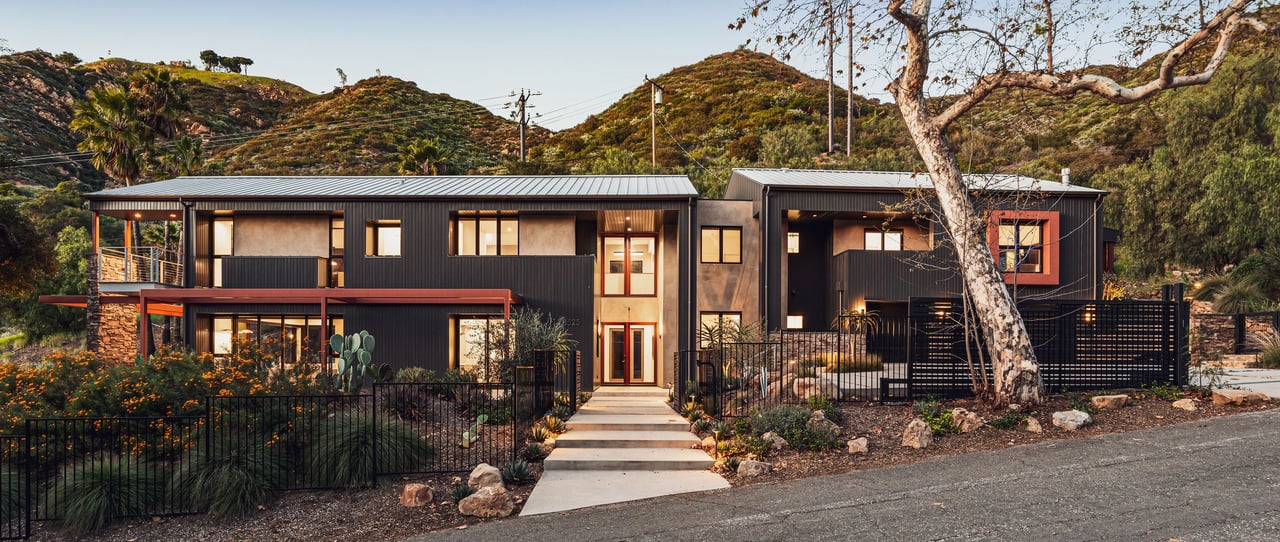 Extraordinary Modern Farmhouse 