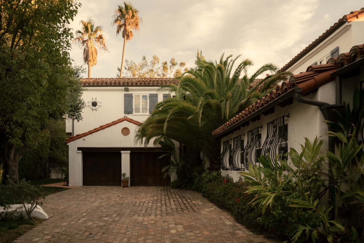 1665 Summitridge Dr, Beverly Hills