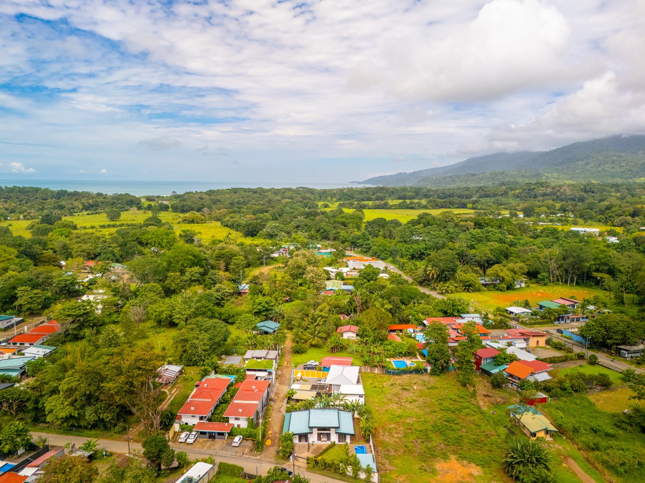 Modern 3 Bedroom Home - Walking distance to it all!