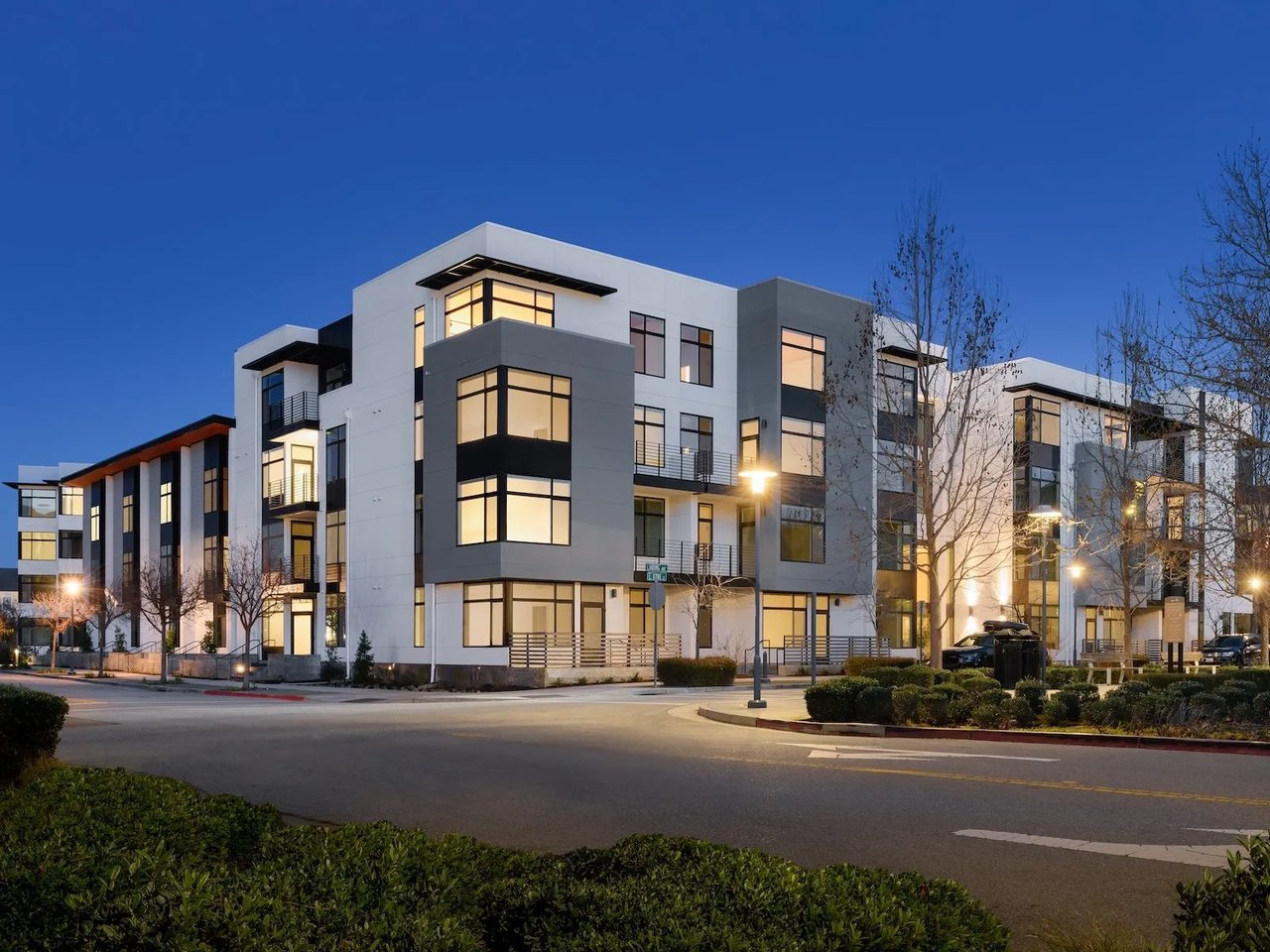 Private Sale vs. Public Listing for Bay Area Multifamily Properties