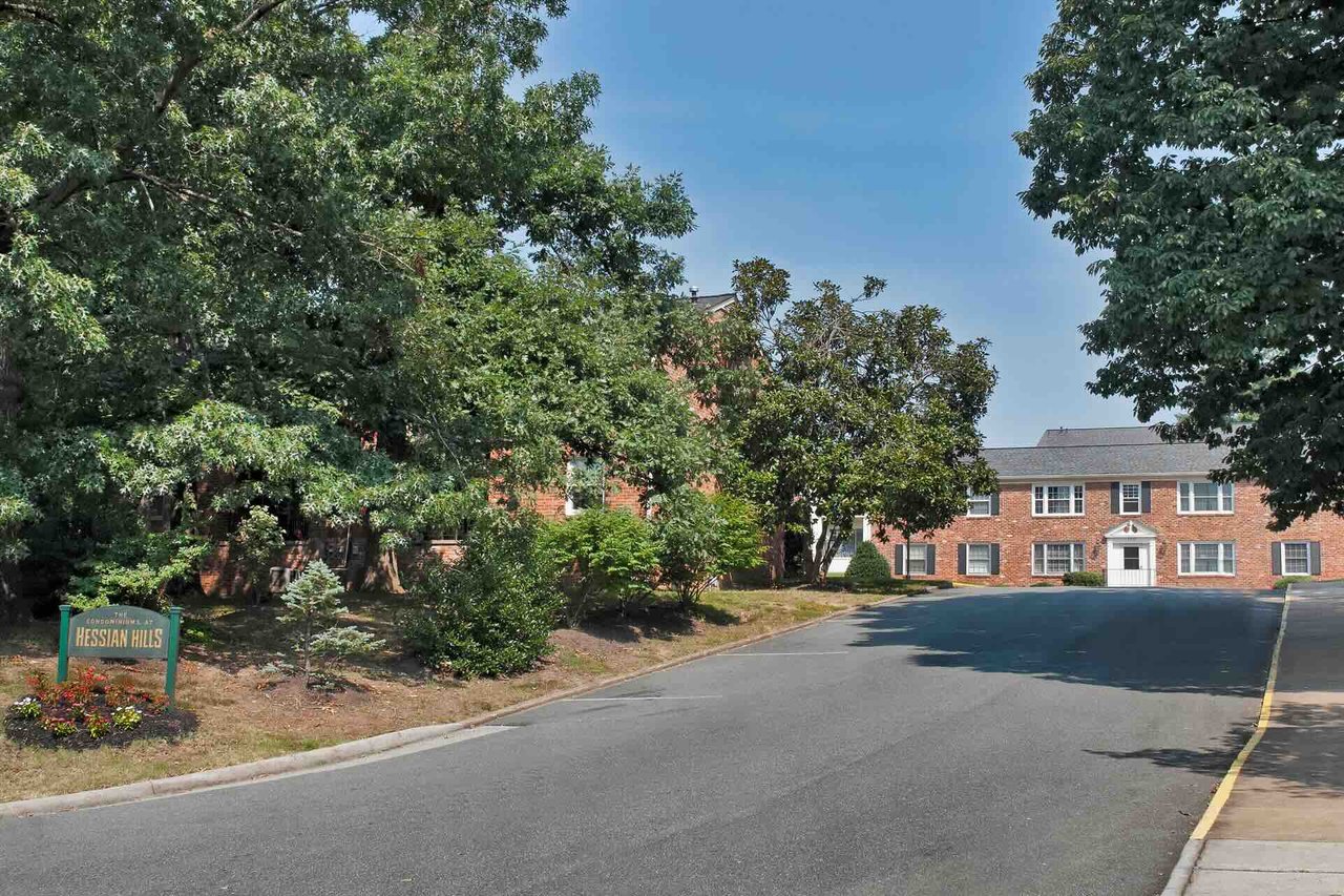Hessian Hills Condominiums