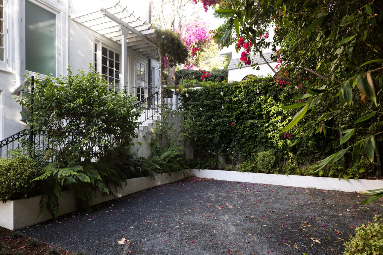 2558 Glendower Ave, Los Feliz